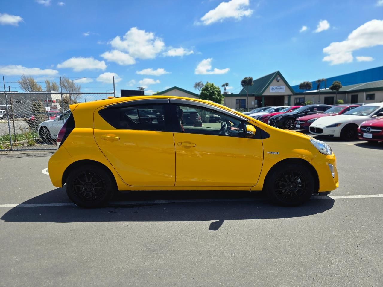 Vehicle image 4