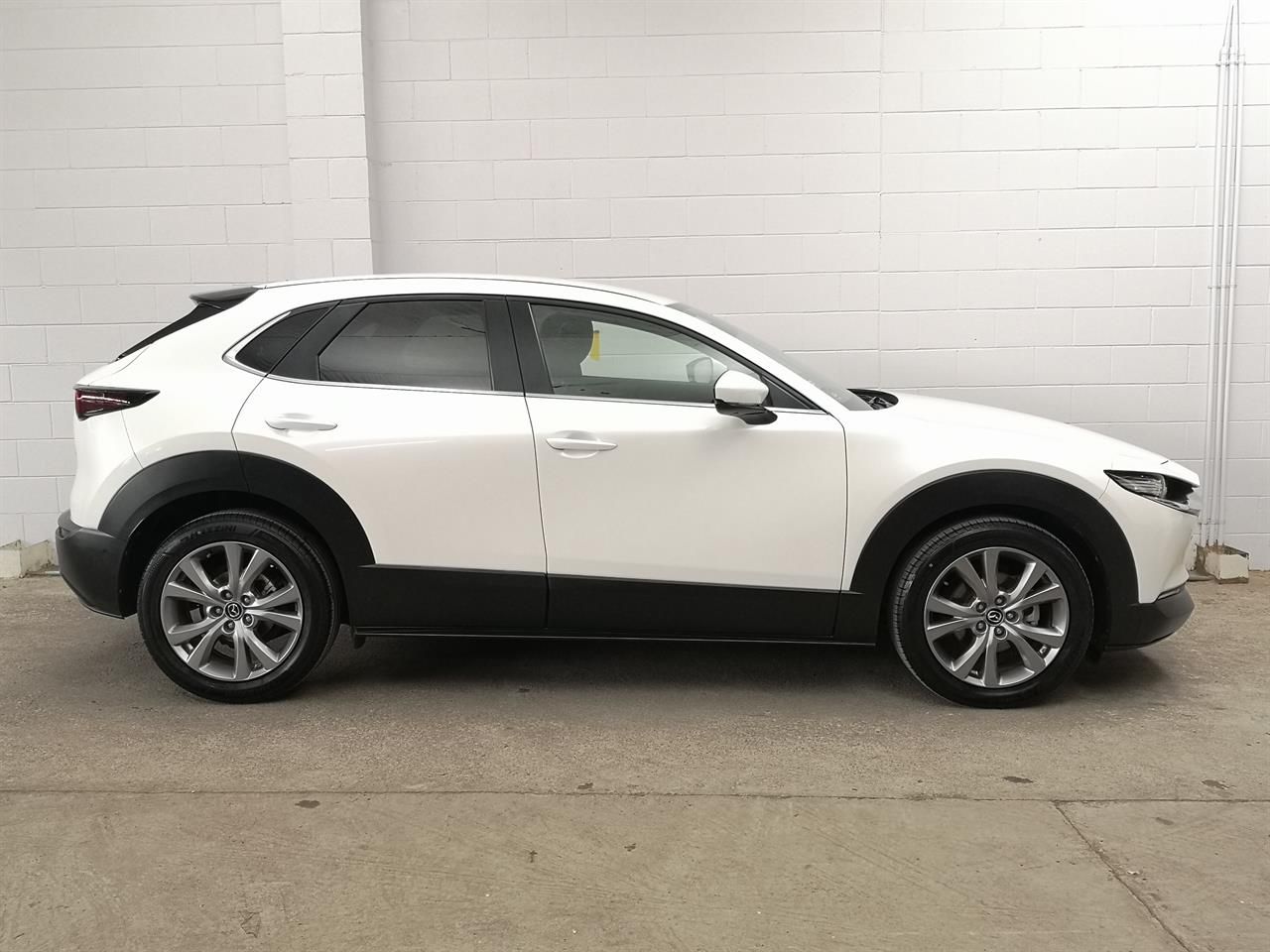 Vehicle image 3
