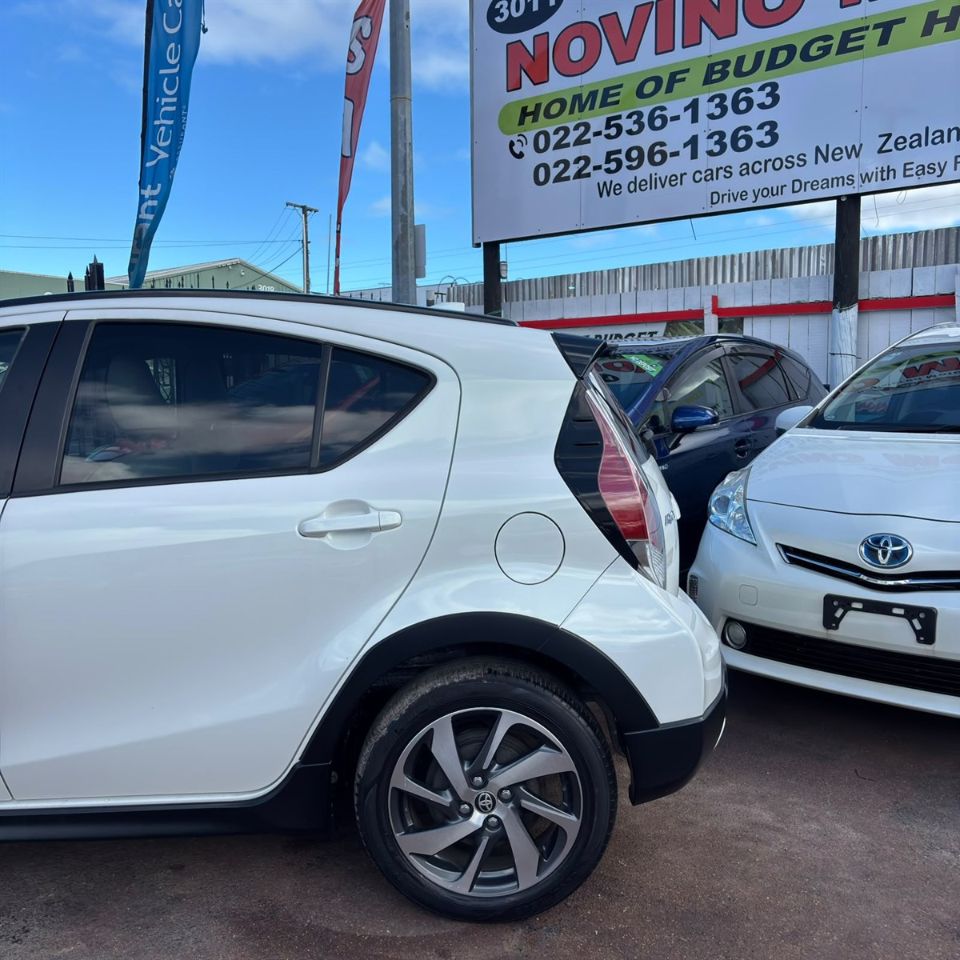 Vehicle image 5