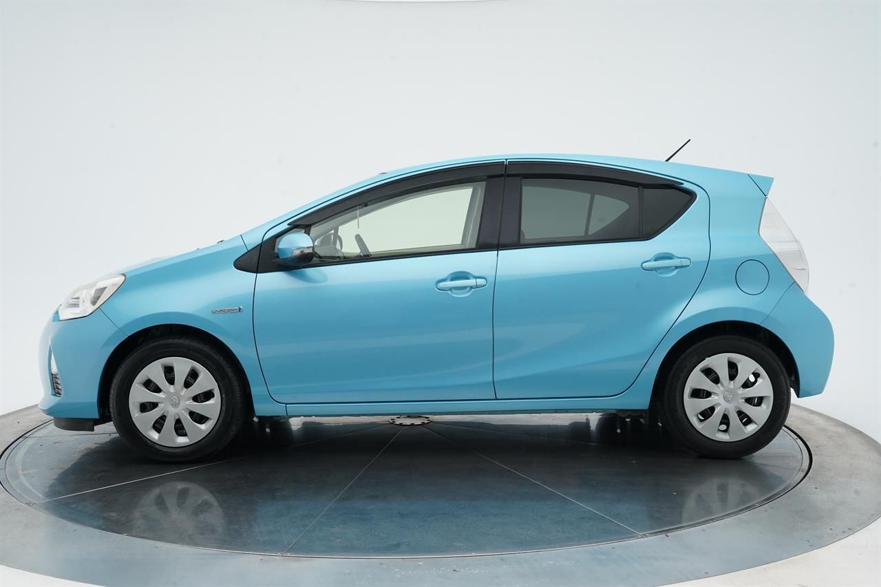 Vehicle image 4