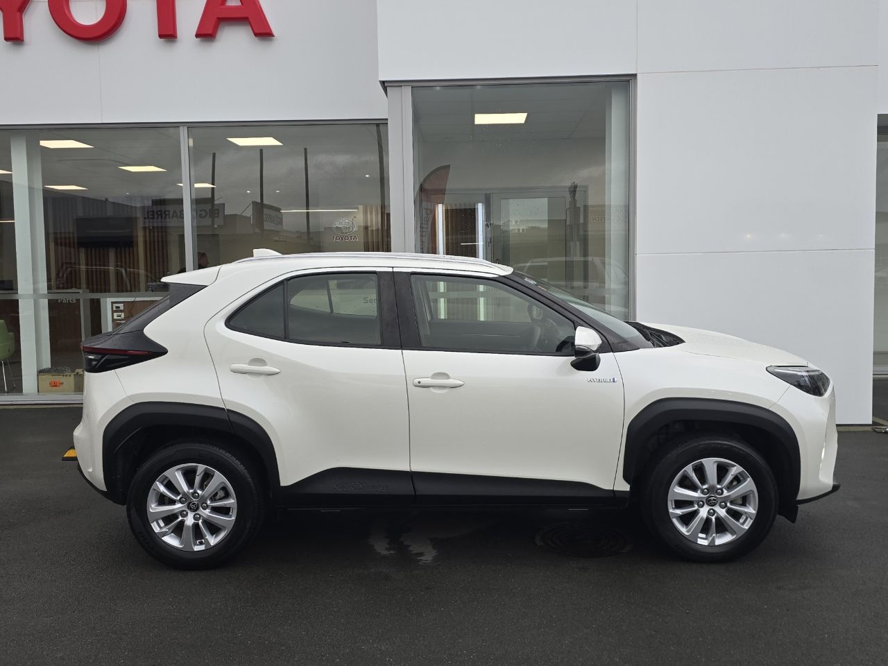 Vehicle image 2