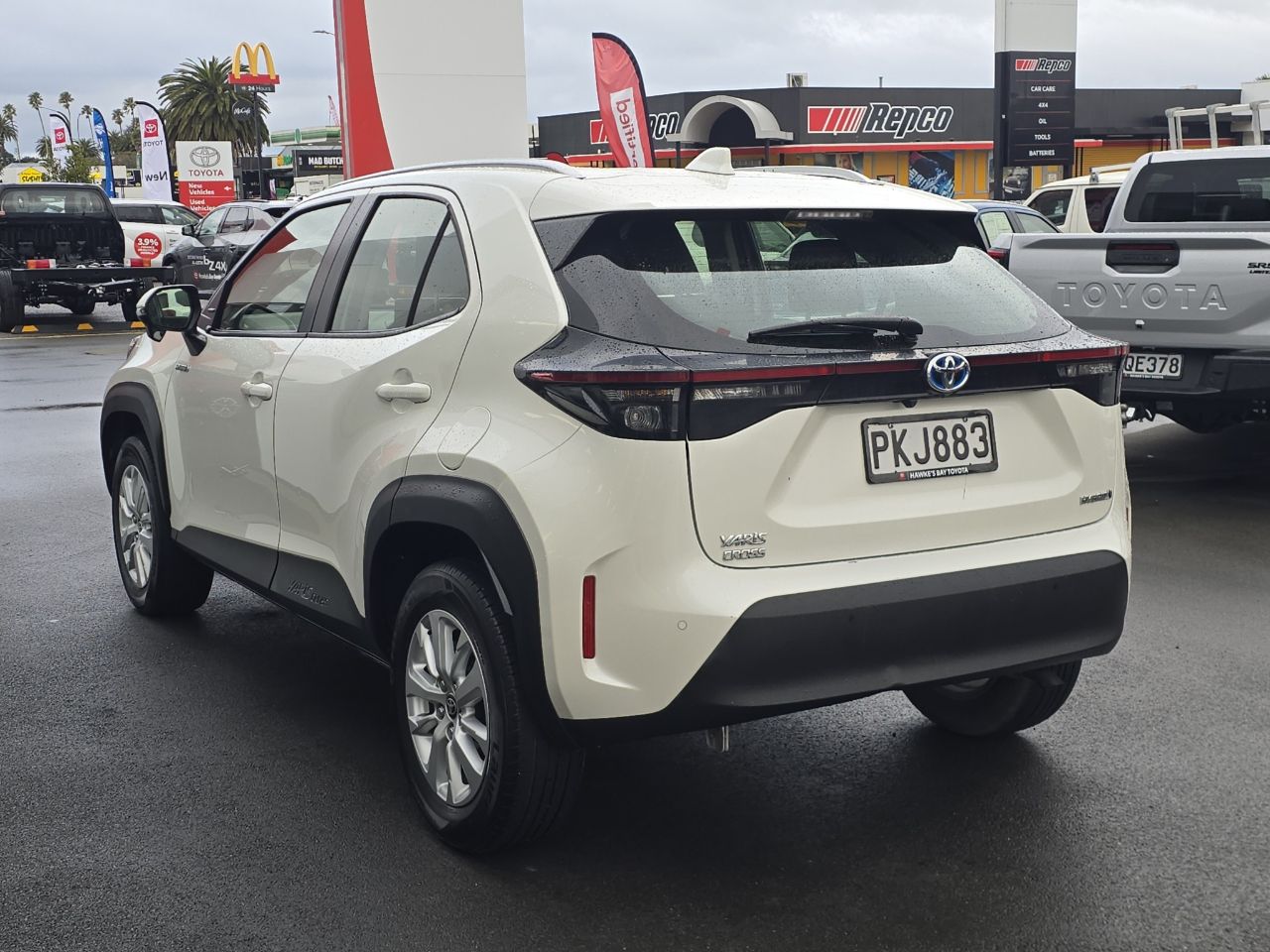 Vehicle image 5