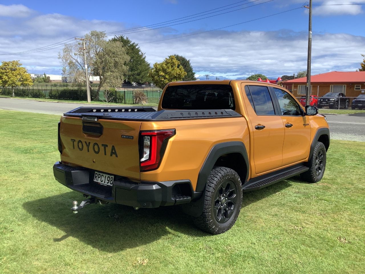 Vehicle image 5