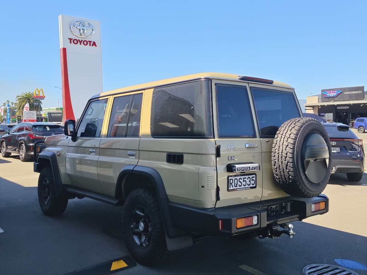 Vehicle image 5