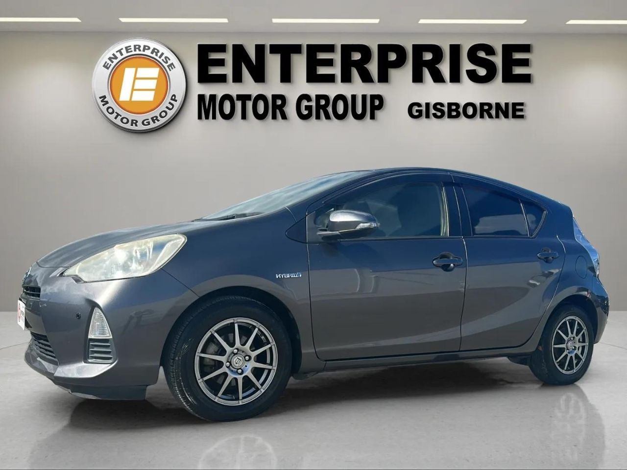 Vehicle image 4