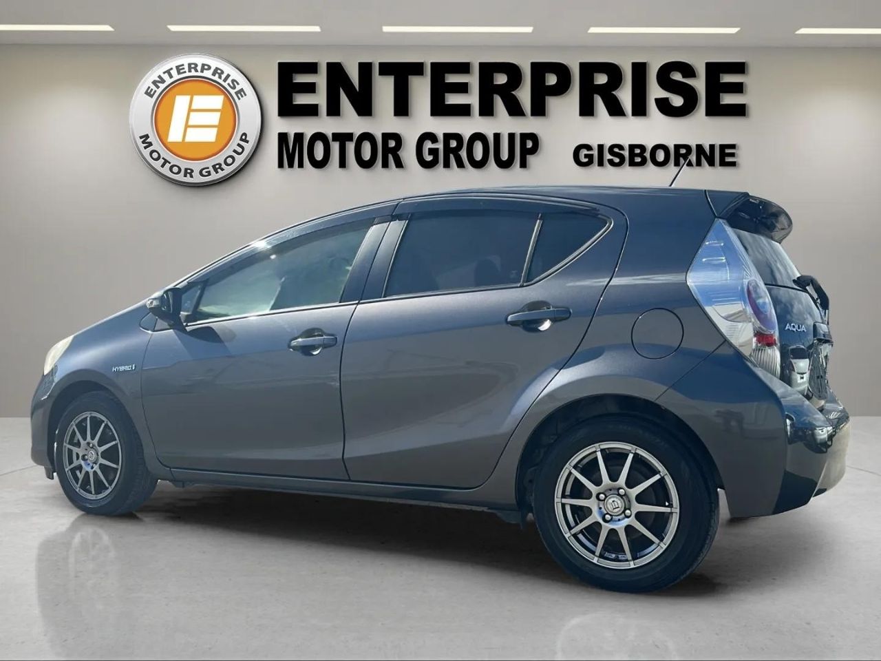 Vehicle image 5