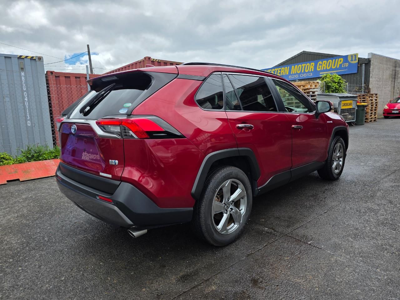 Vehicle image 5