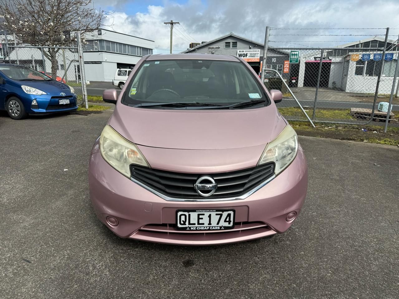 Vehicle image 3