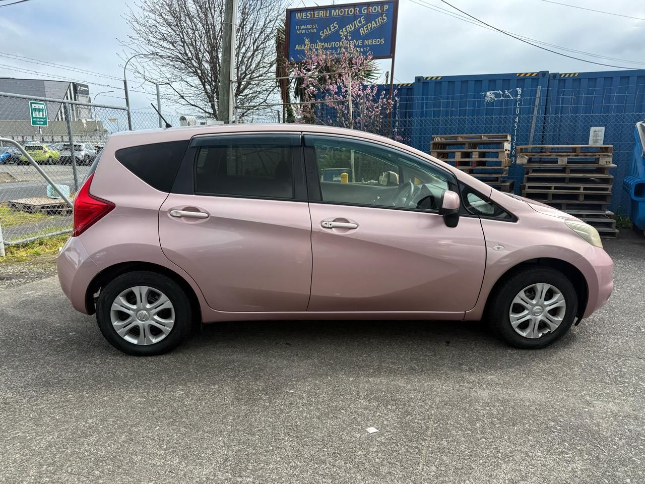 Vehicle image 4