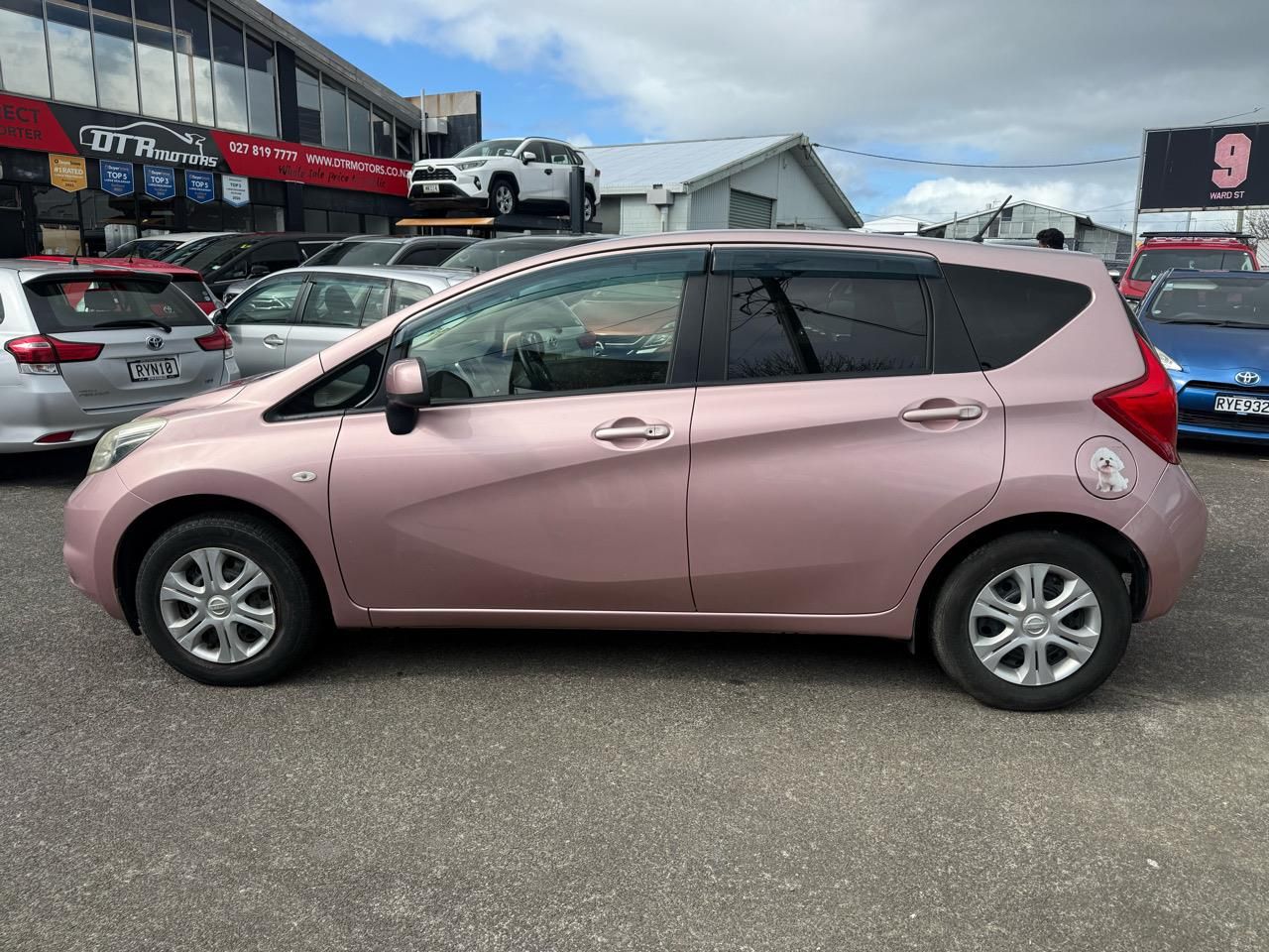 Vehicle image 5