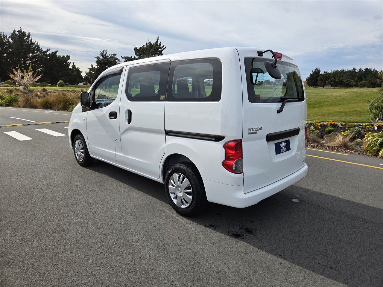 Vehicle image 5