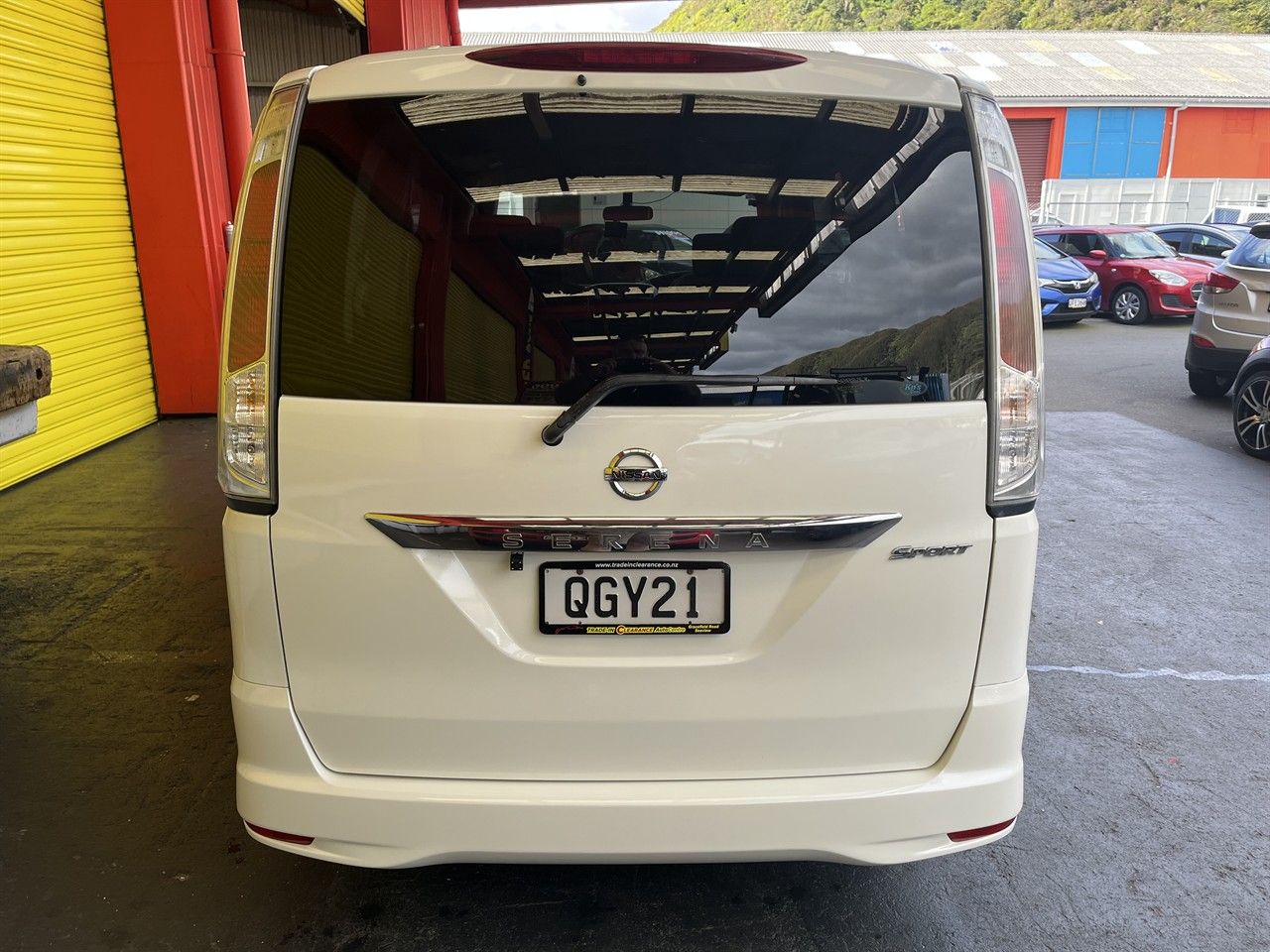 Vehicle image 5