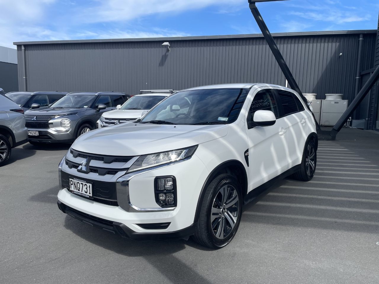Vehicle image 4