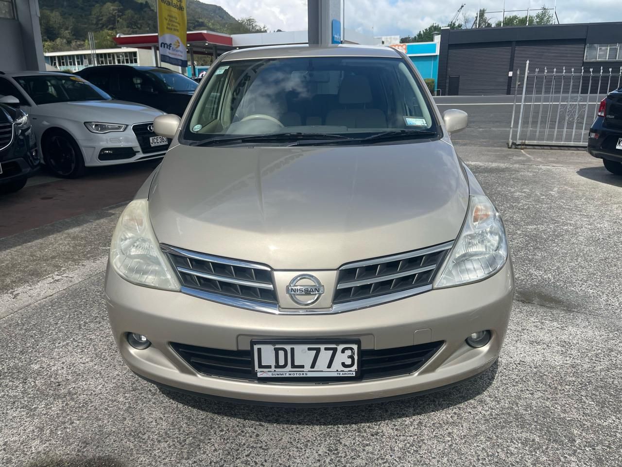 Vehicle image 5
