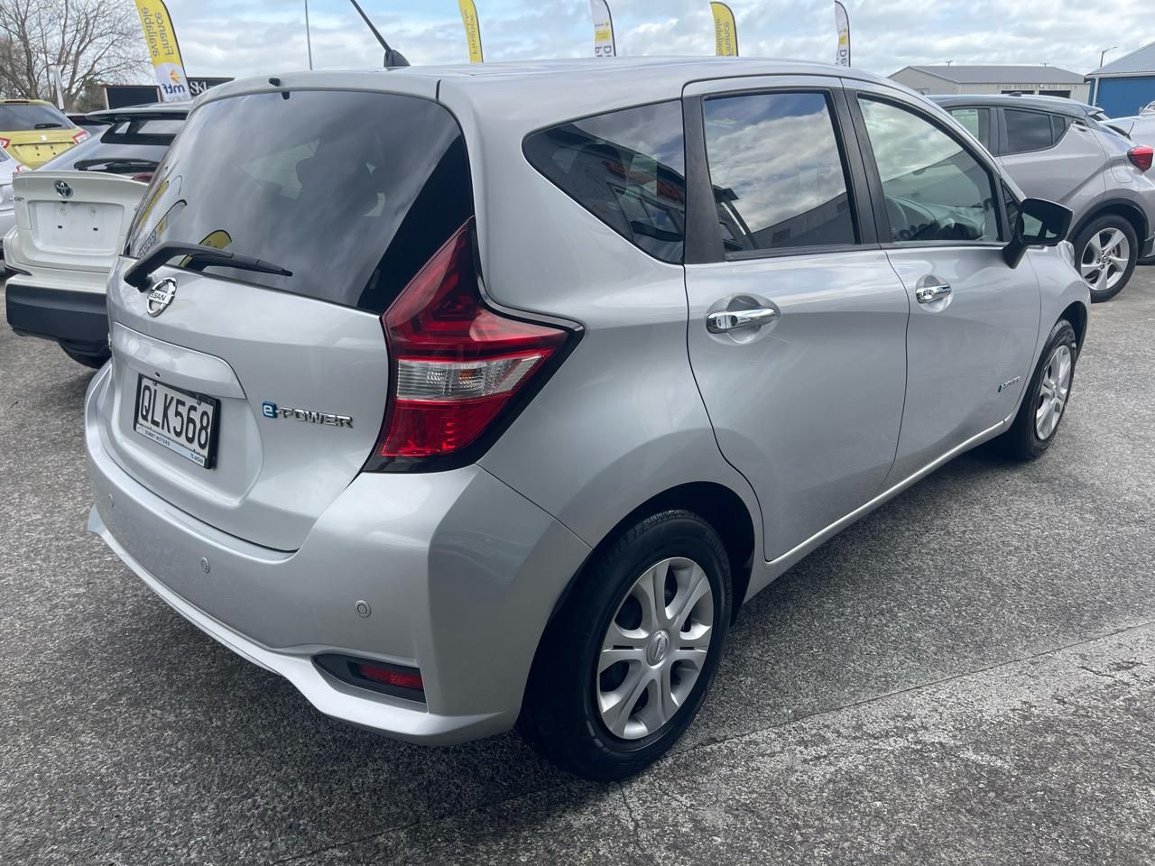 Vehicle image 4