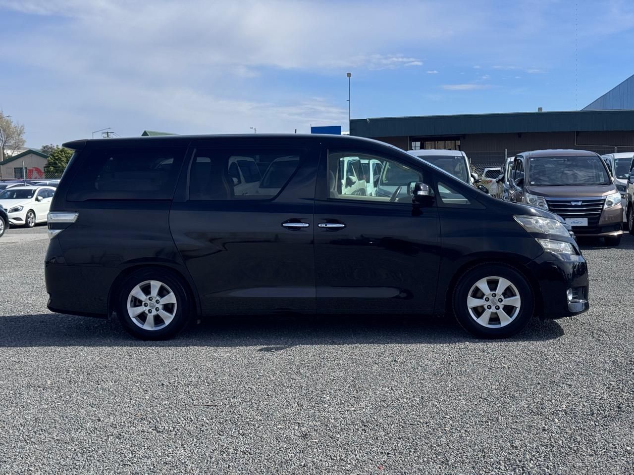 Vehicle image 4