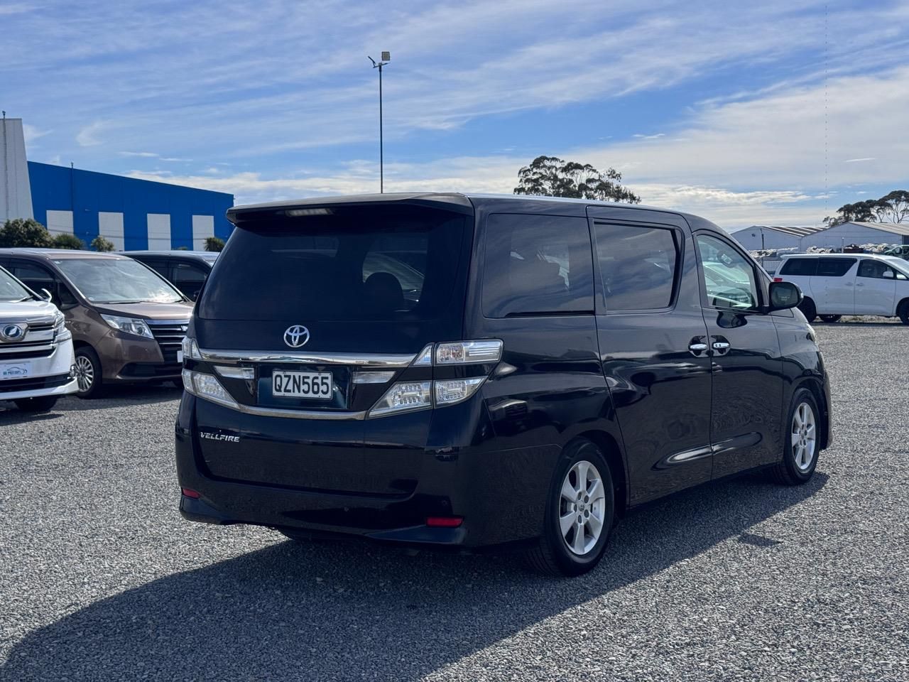 Vehicle image 5