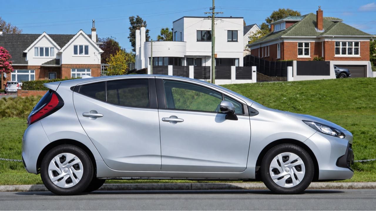 Vehicle image 4