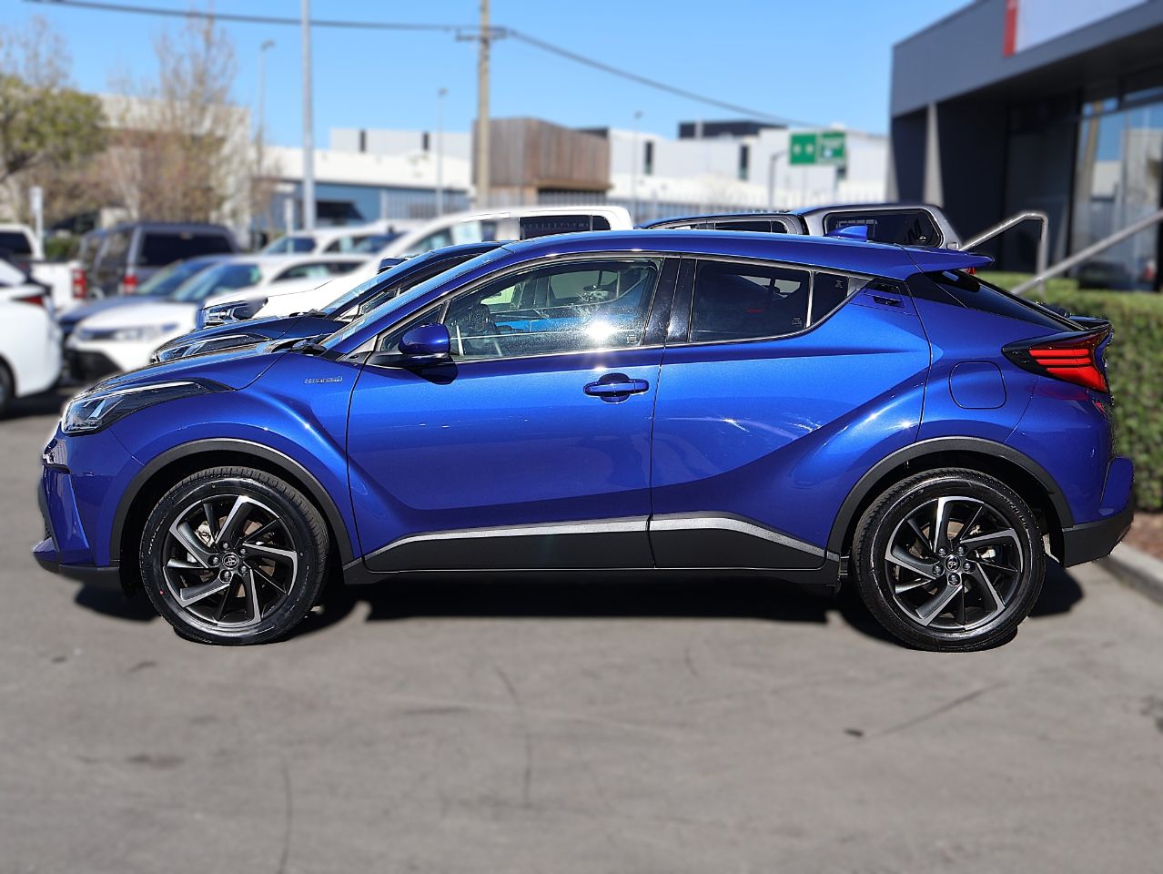 Vehicle image 4