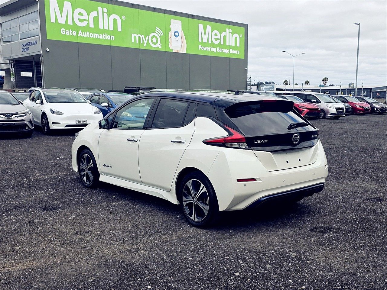 Vehicle image 4