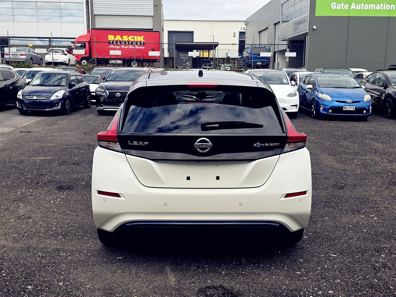 Vehicle image 5
