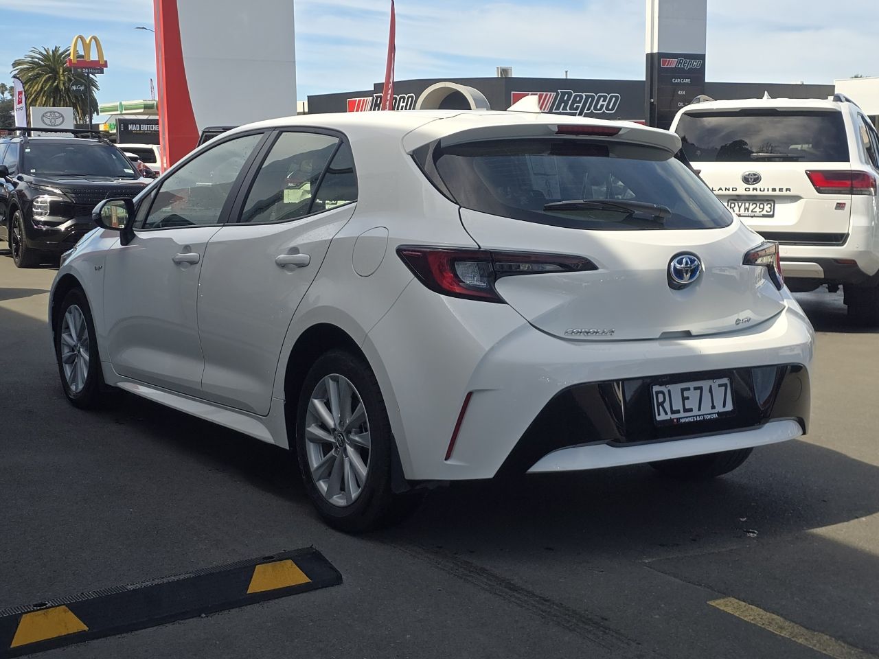 Vehicle image 5