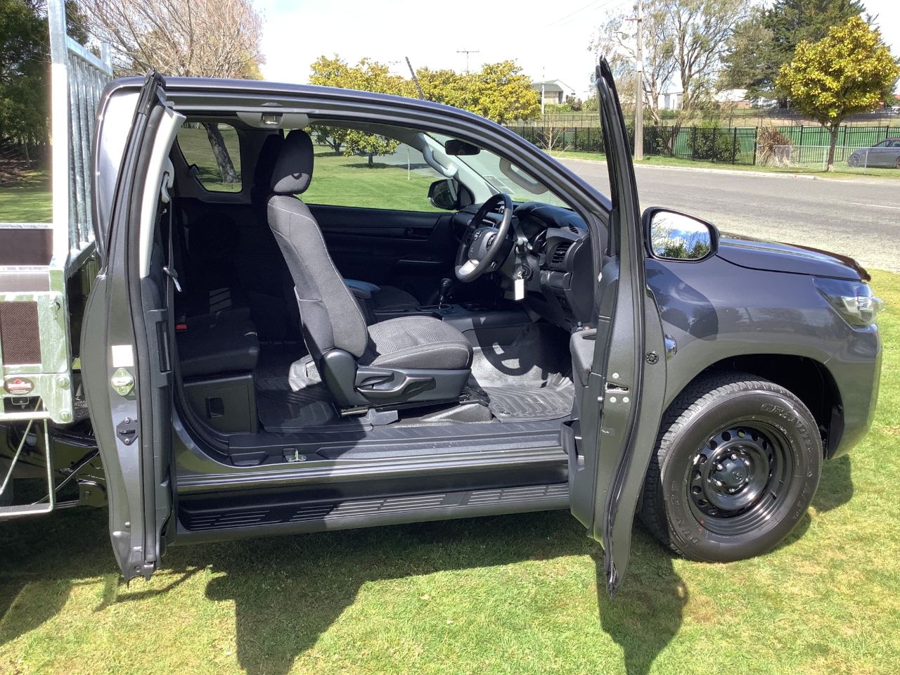 Vehicle image 5