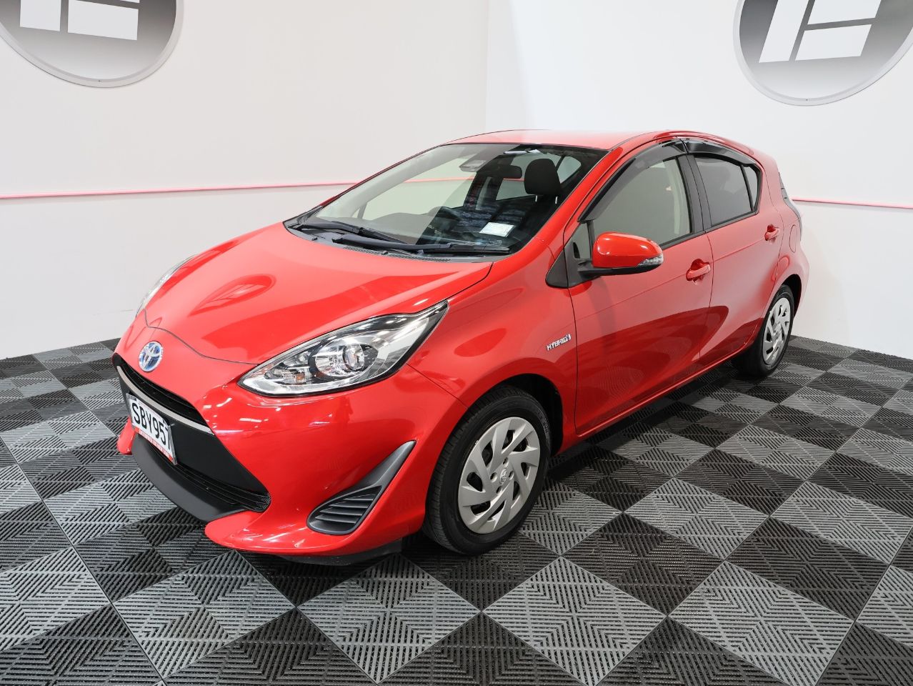 Vehicle image 5