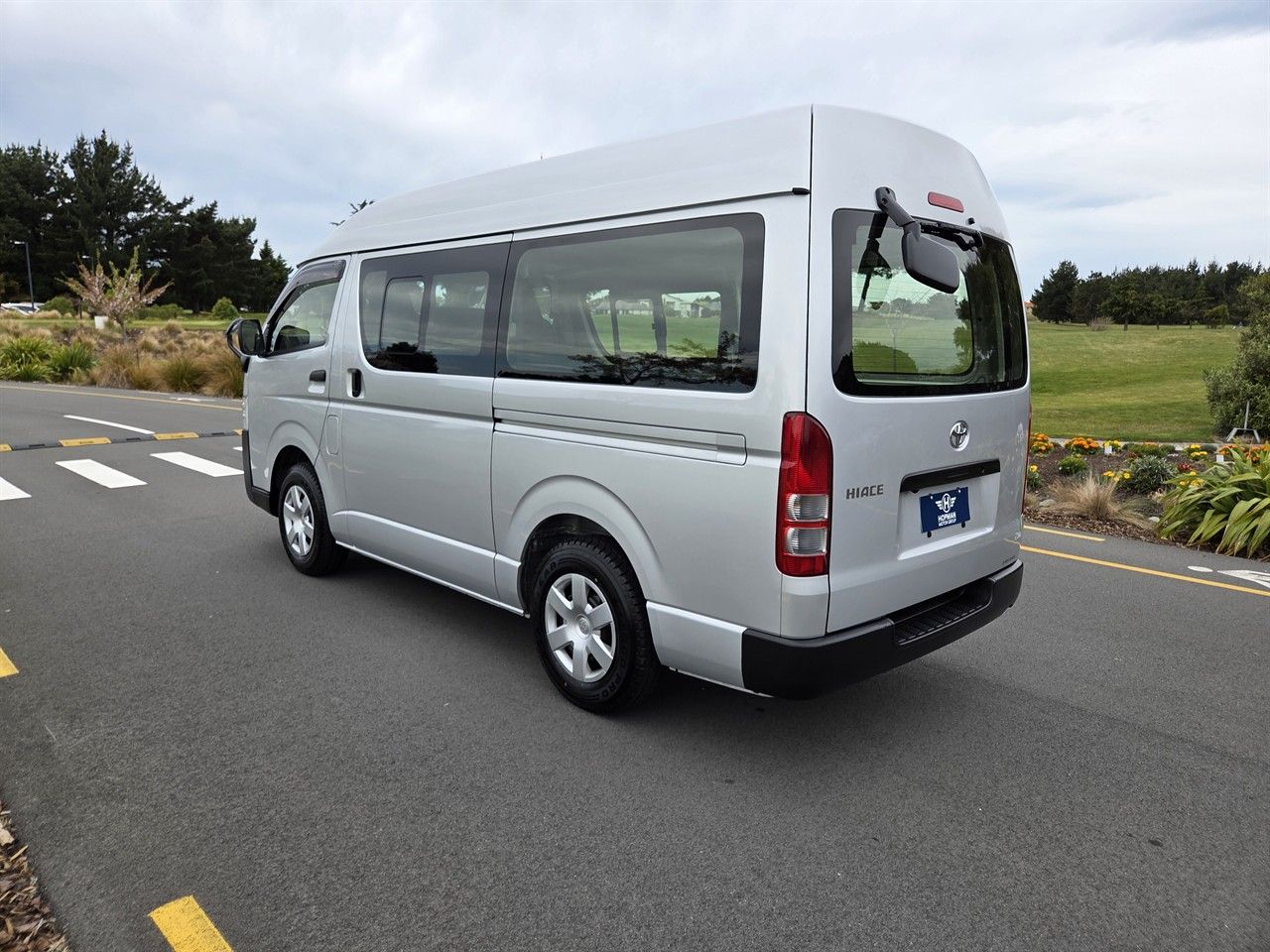 Vehicle image 5