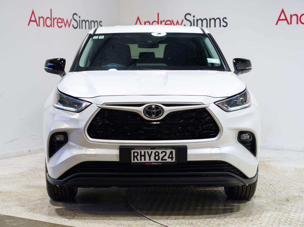 Vehicle image 4