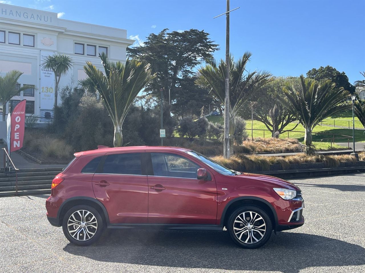 Vehicle image 4