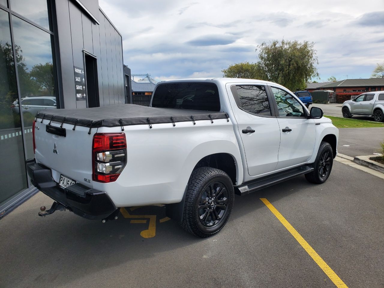Vehicle image 3