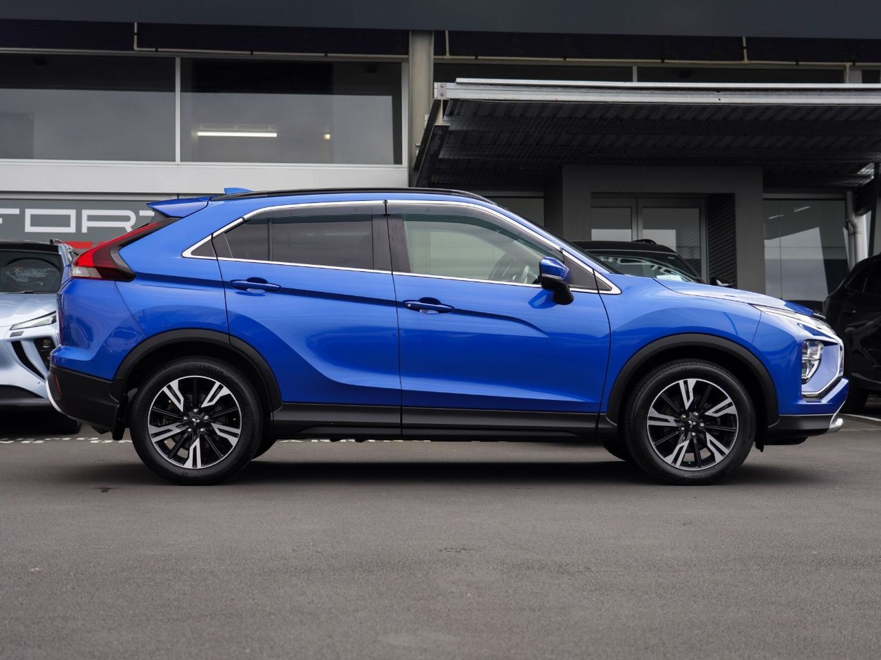 Vehicle image 3