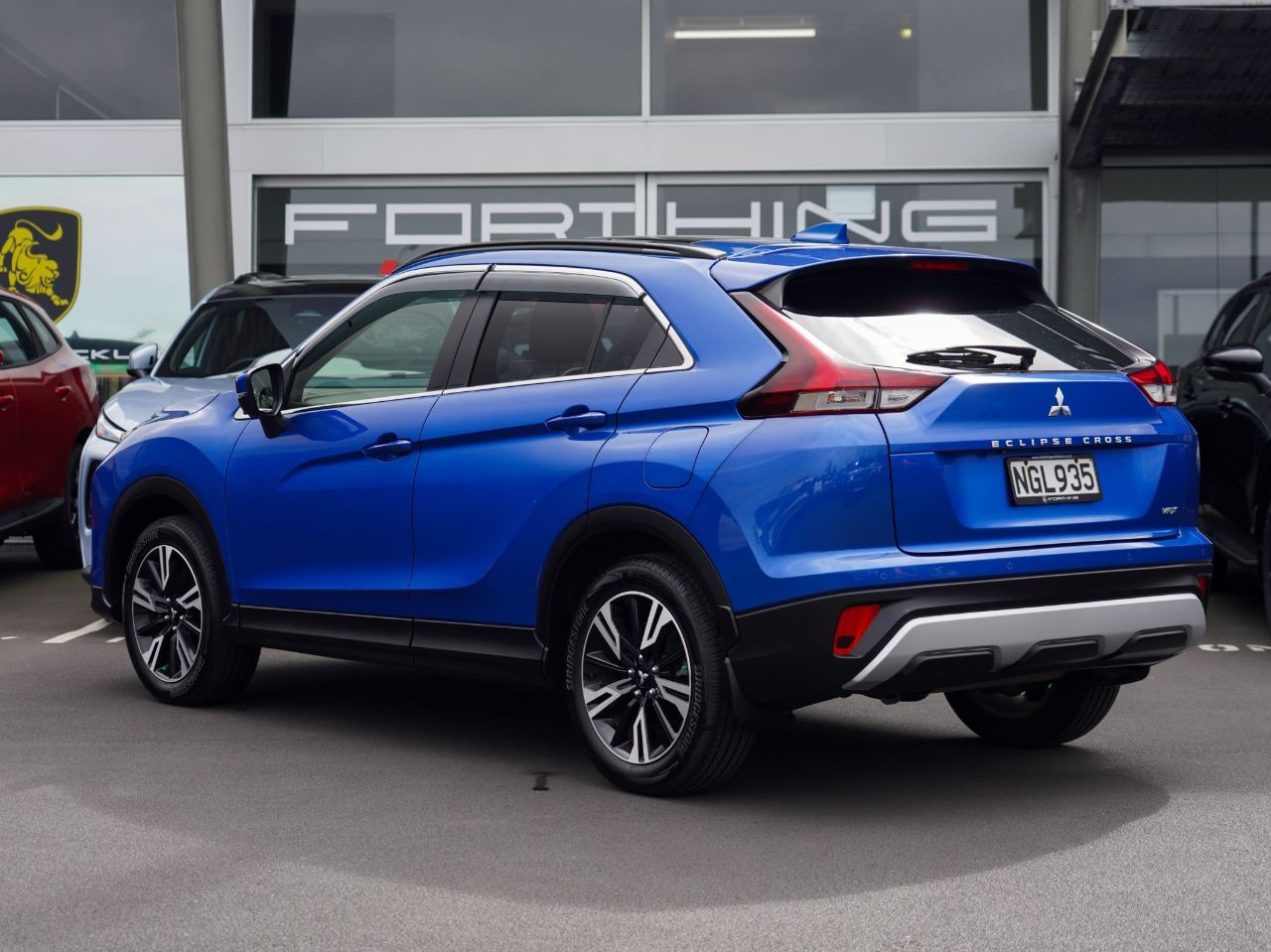 Vehicle image 5