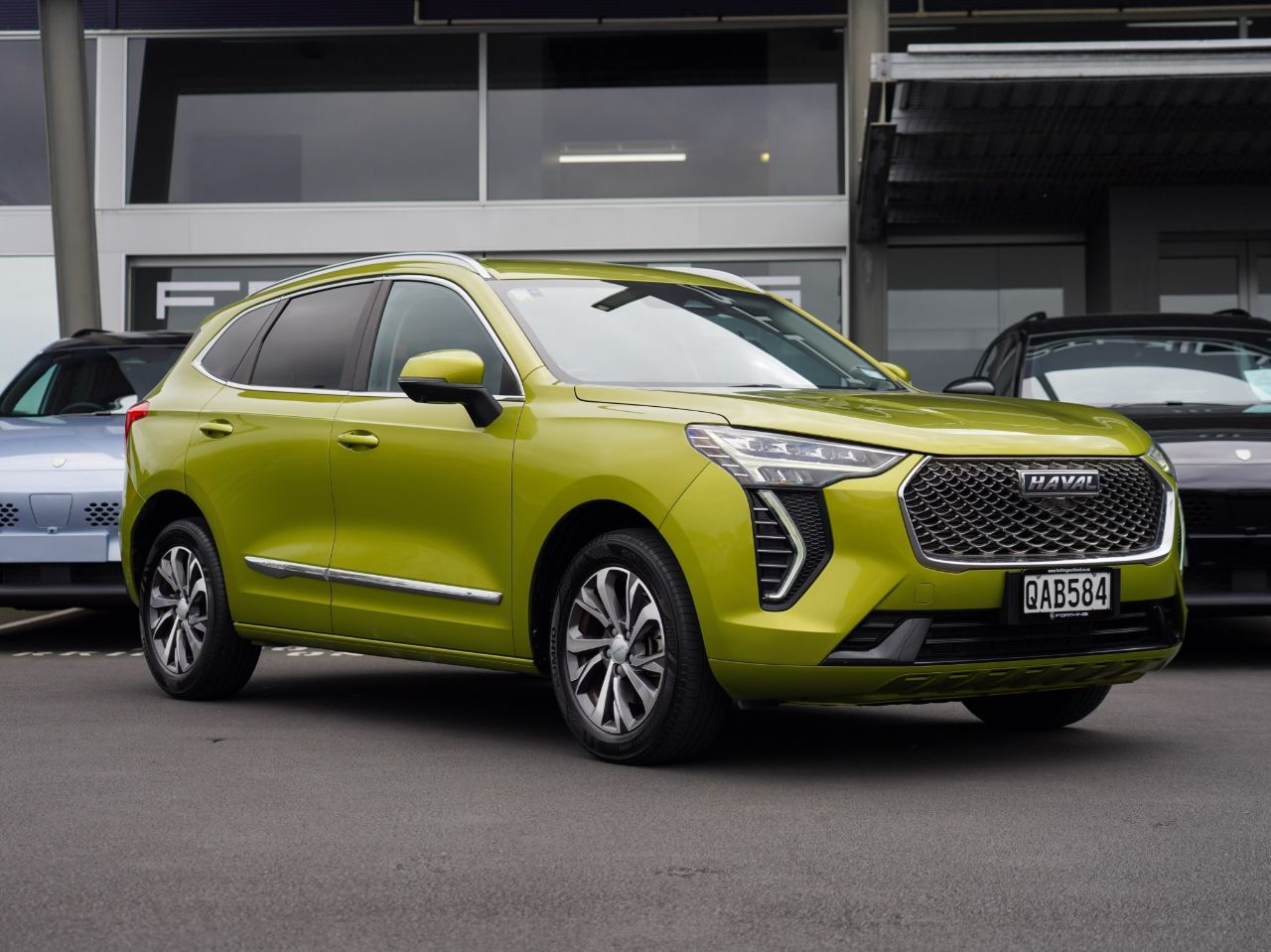 Vehicle image 3