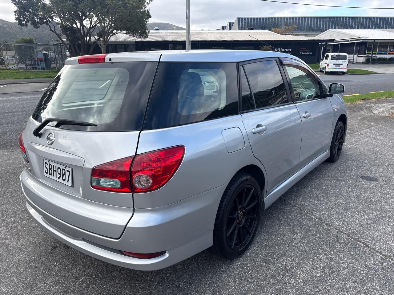 Vehicle image 4