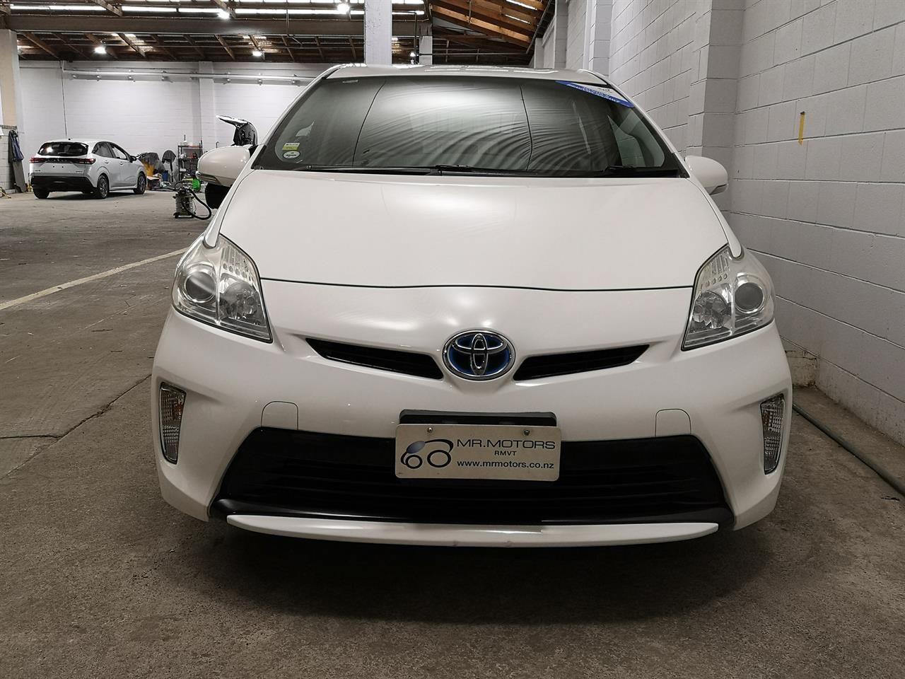 Vehicle image 4