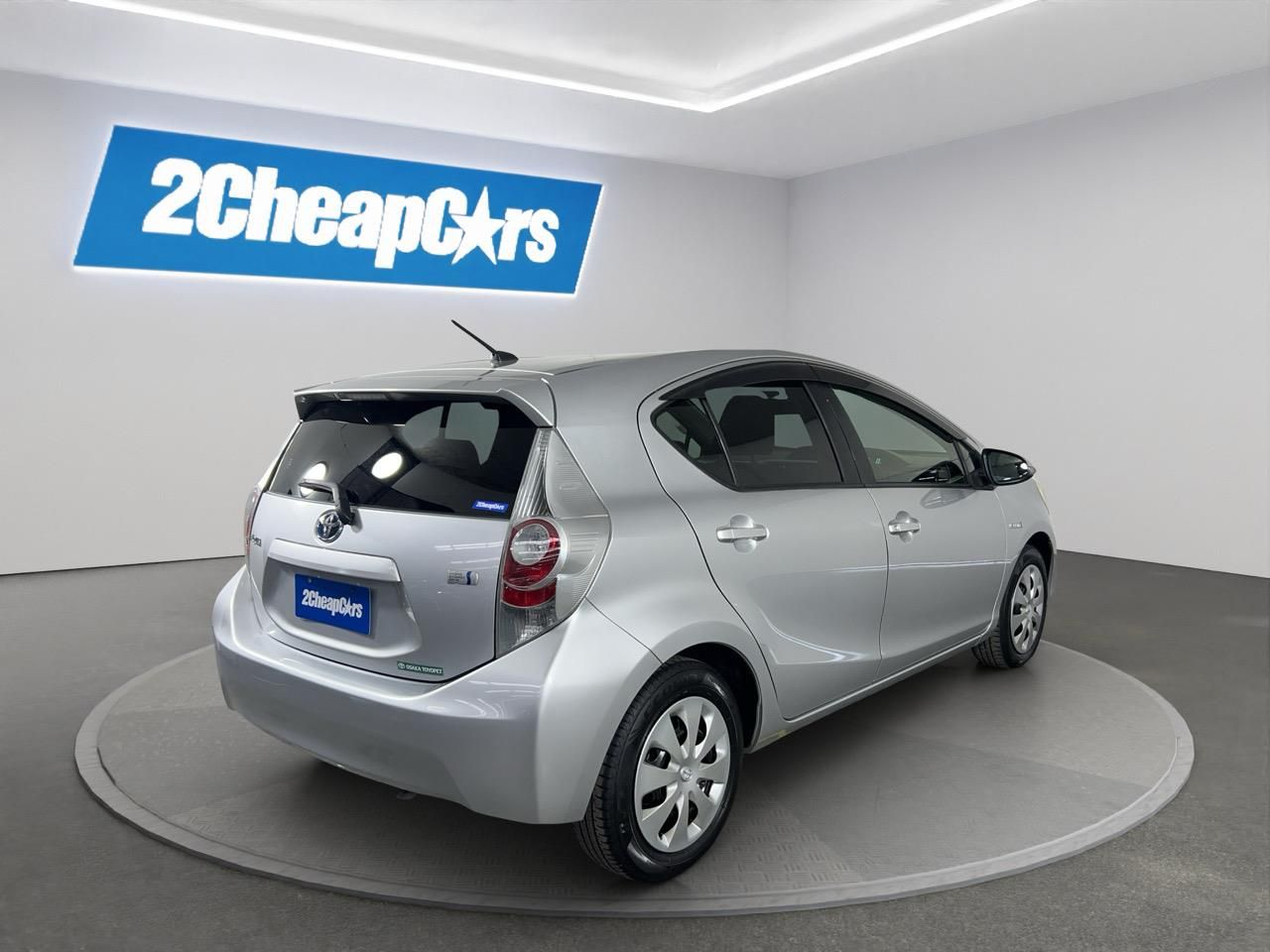 Vehicle image 5