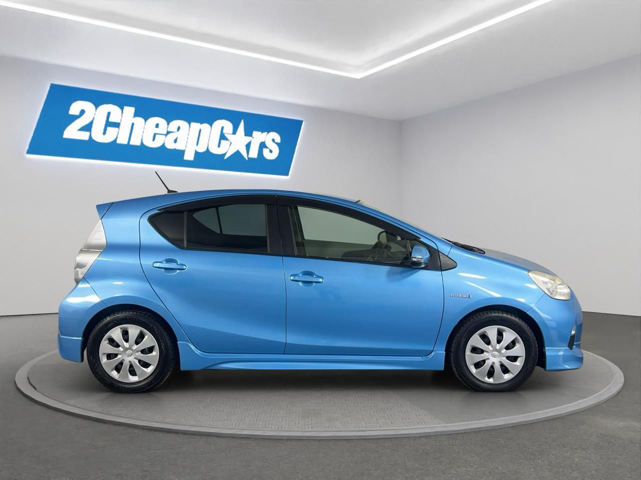 Vehicle image 4