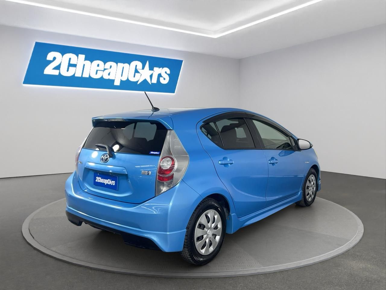 Vehicle image 5
