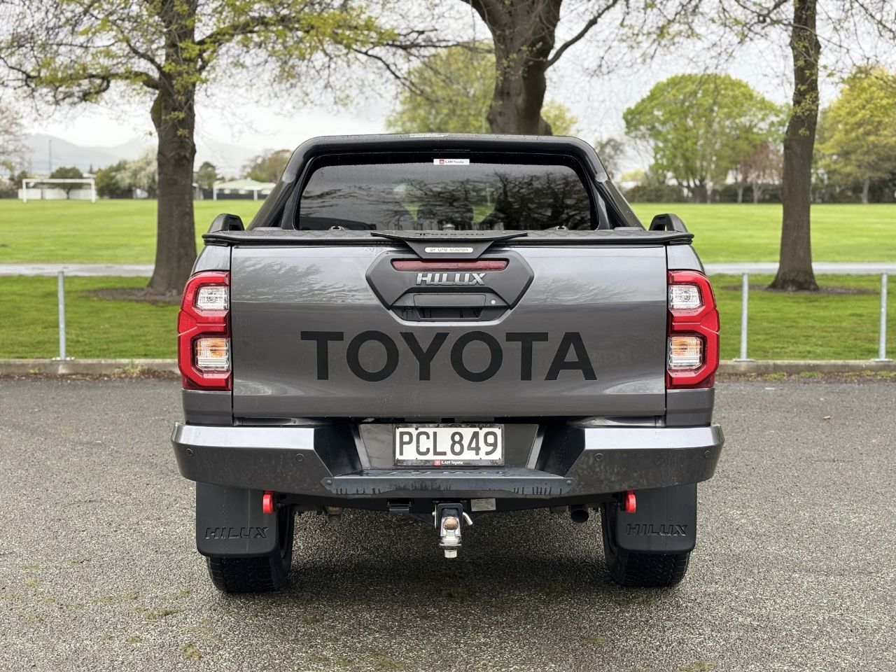 Vehicle image 5