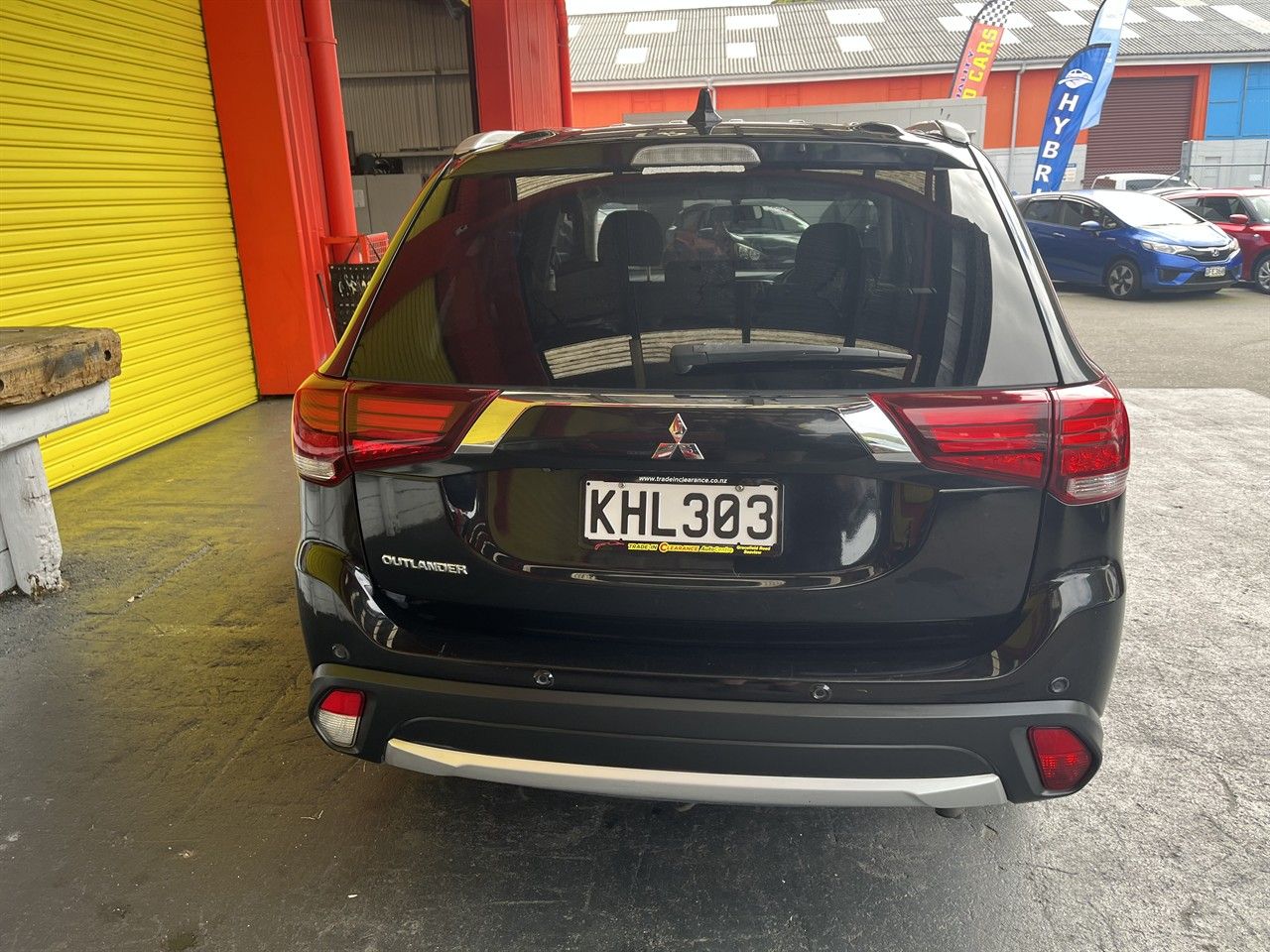 Vehicle image 5