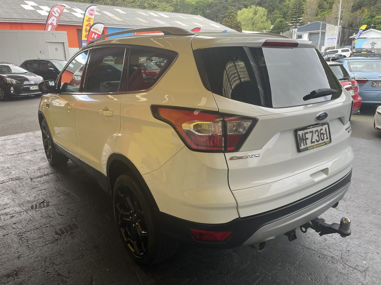 Vehicle image 4