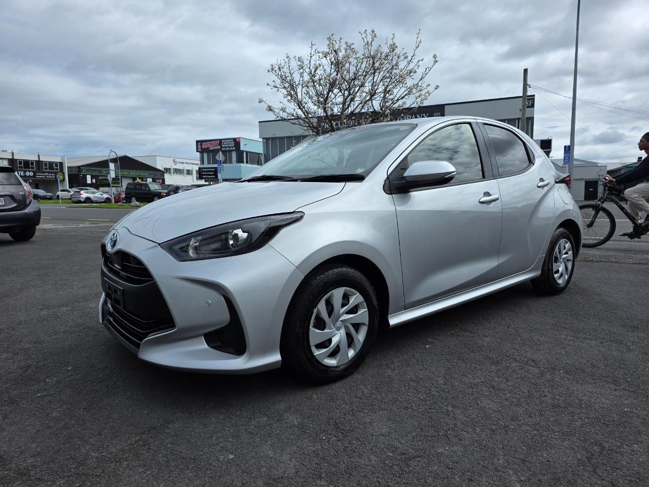 Vehicle image 4