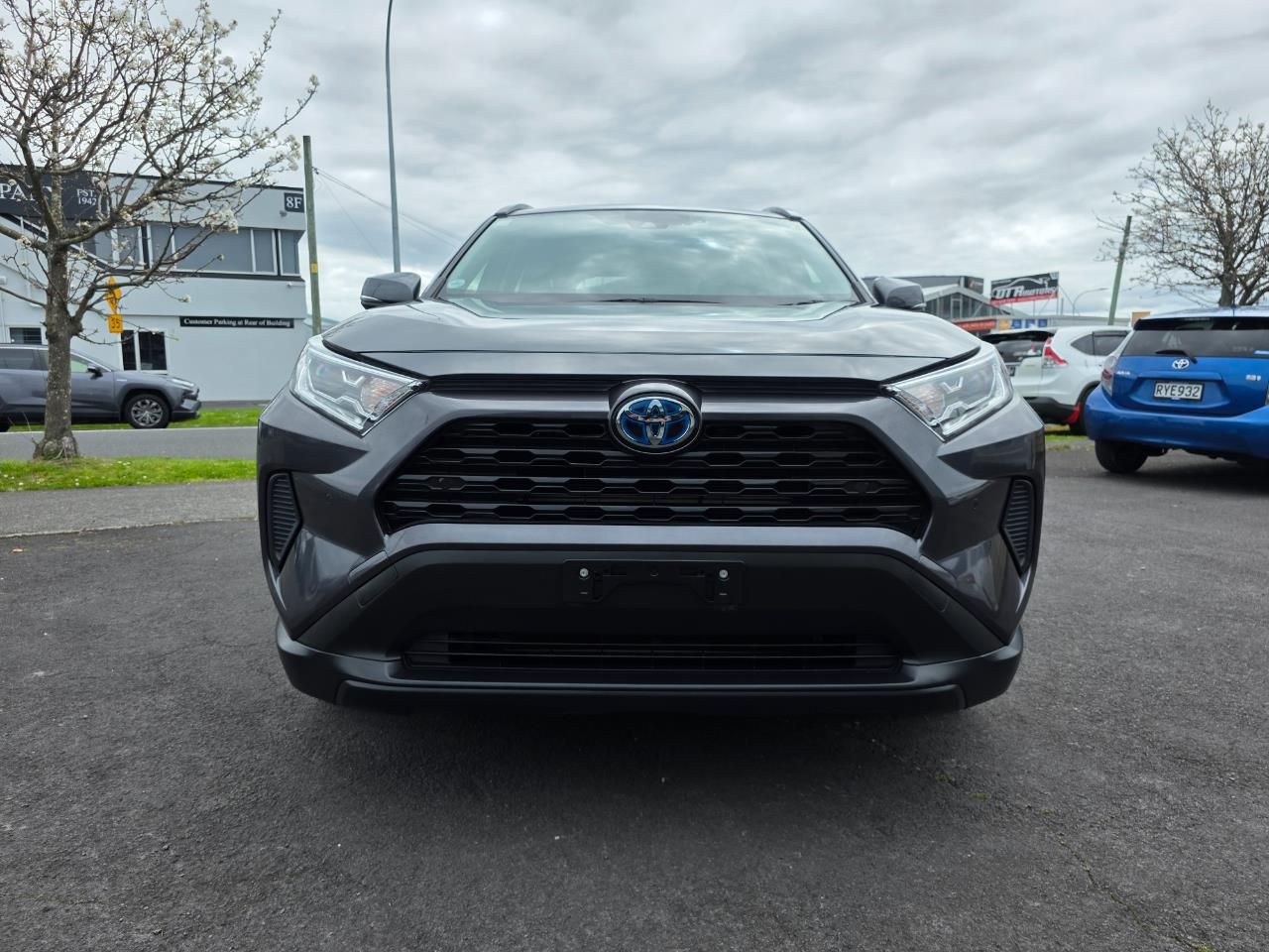 Vehicle image 3