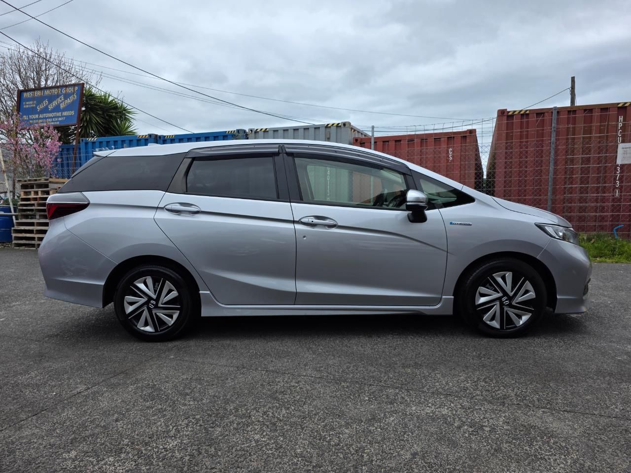 Vehicle image 5