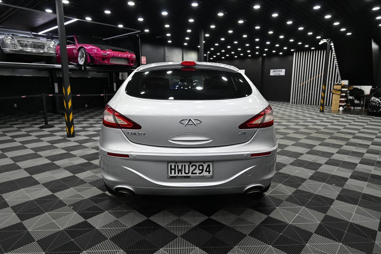 Vehicle image 5