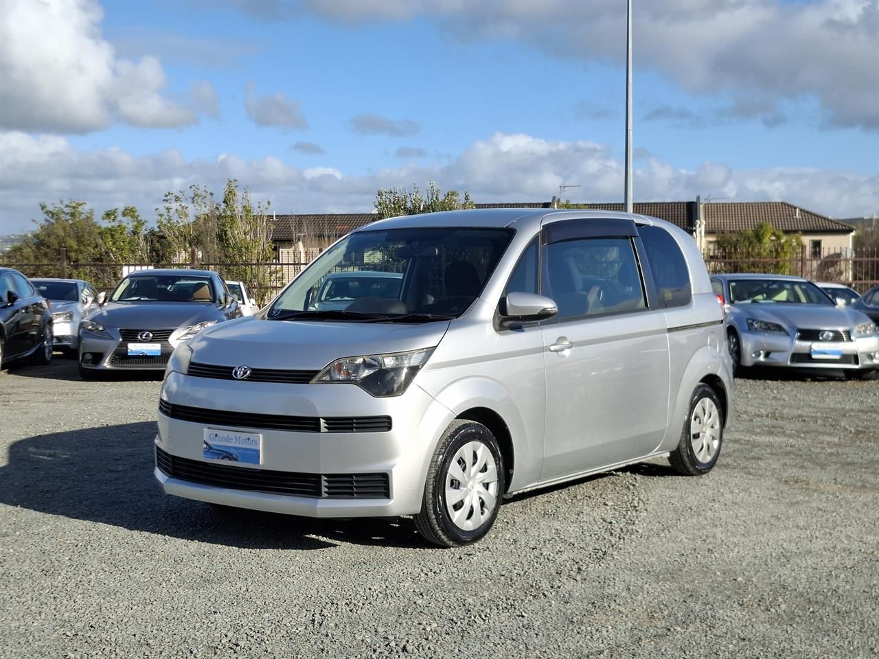 Vehicle image 3