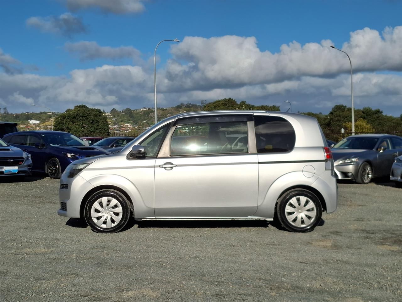 Vehicle image 4