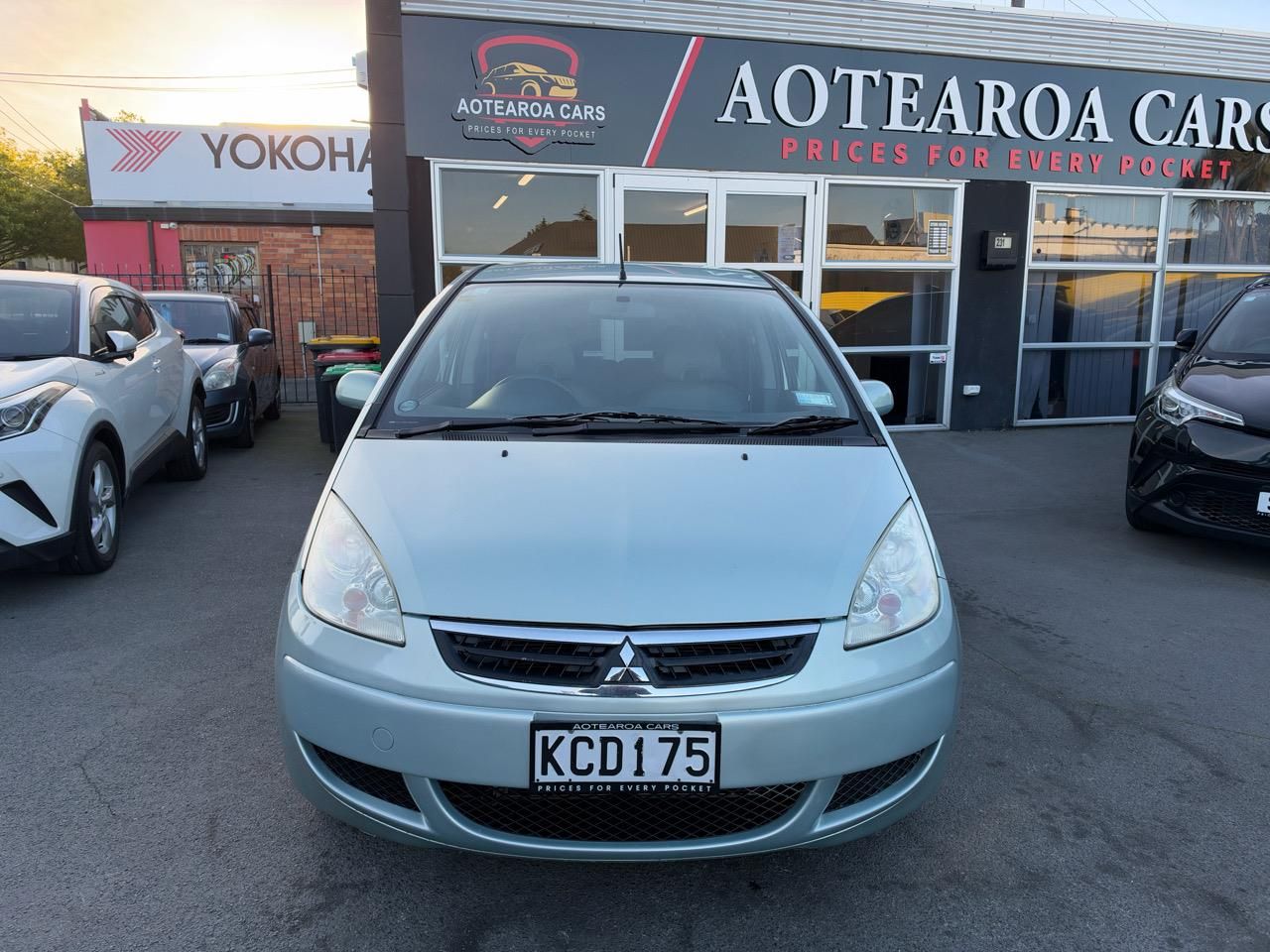 Vehicle image 3